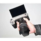 永诺(YONGNUO)YN12-35mm F2.8-4M自动对焦变焦镜头，带微距功能，M43卡口